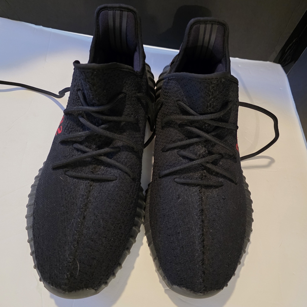 Black Yeezy Boost 350 V2 Sneakers Great Shape Check Pics Make An Offer No Box